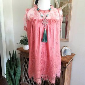 Top. Dusty Rose Lace. Suzanne Betro Brand. Size L.